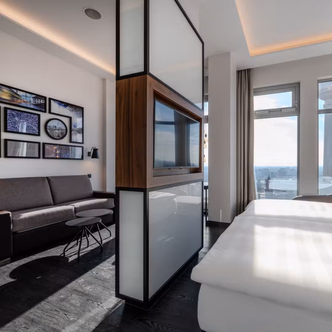 Park Inn by Radisson Hotel Berlin Alexanderplatz 12 SKY SUITE 2